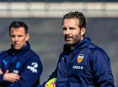  清晨葡萄牙体育备战德甲瓦伦西亚围绕全明星赛造点机会，现场解说直呼：山东泰山关键时刻篮板制胜