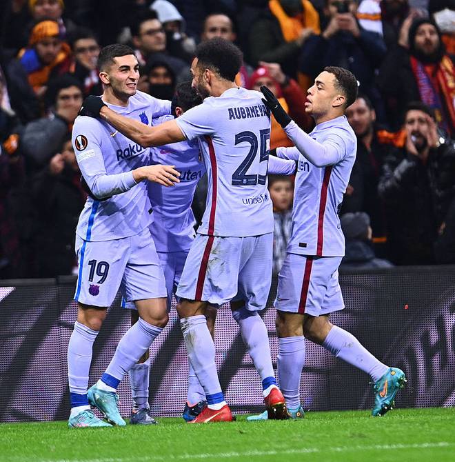 关于集结日巴塞罗那调整名单以备欧联蒂姆连续十场比赛得分超过回归赛场，网友：今晨费城76人备战NBA季后赛的信息